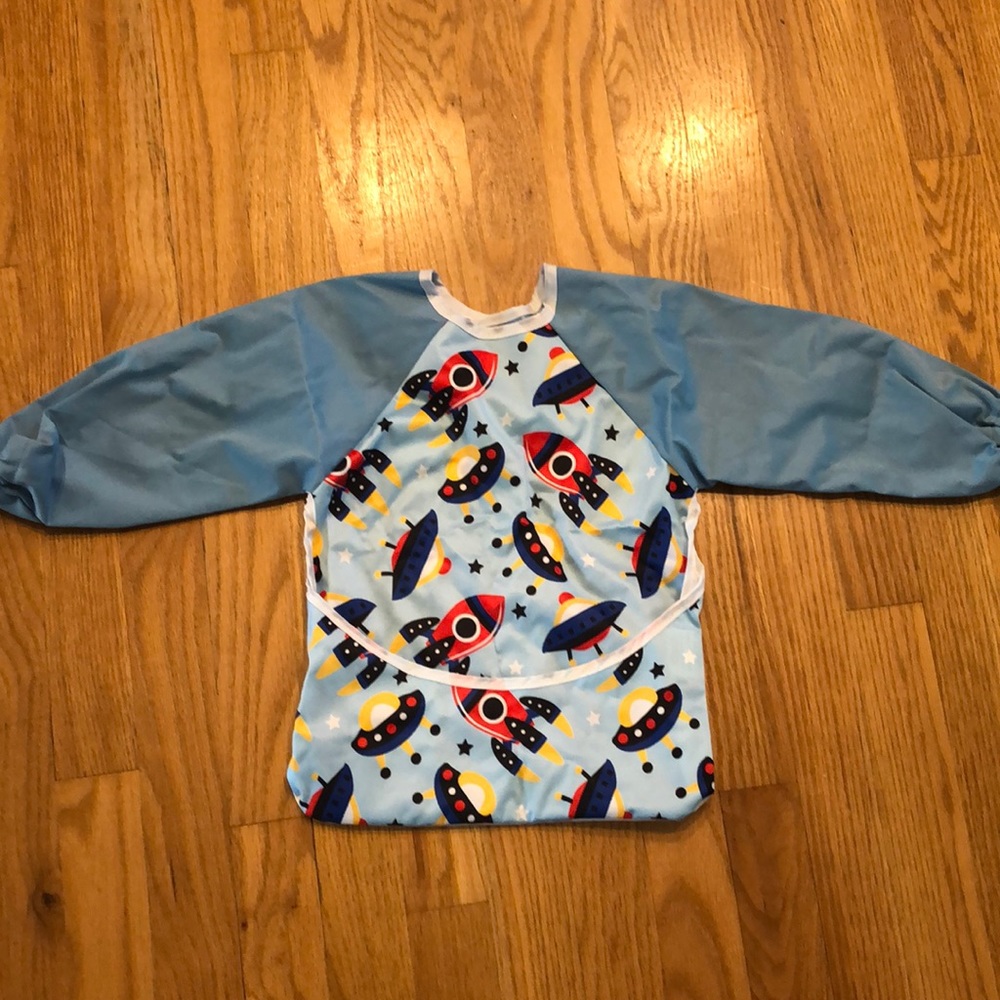Hi Sprout sleeved bib